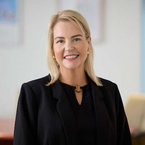 Amanda Lovelock Headshot