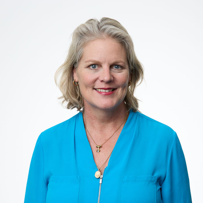 Helen Mitchell Headshot