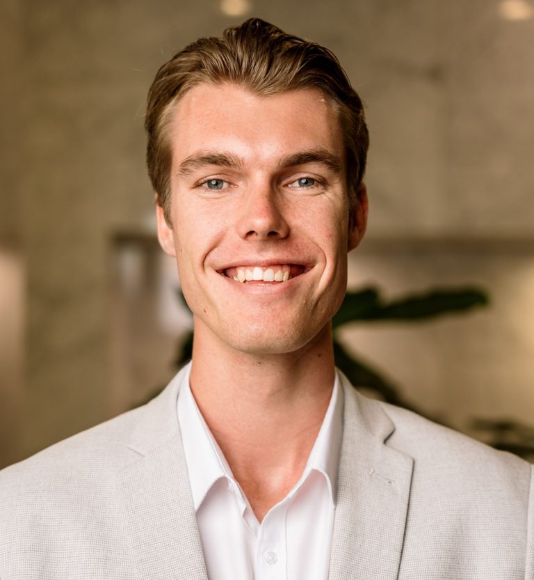 Sean Oldenburger Headshot